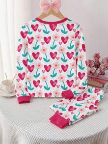 SHEIN Genkimix Kids 2件/1套女嬰夏季可愛迷人白色底粉色愛心與花卉印花、荷葉邊下擺、俏皮活潑。適合女嬰夏季戶外玩耍圓領套頭長袖長褲針織面料舒適柔軟高彈性面料修身款家居服兩件套睡衣 - 彩色 - 查看 2