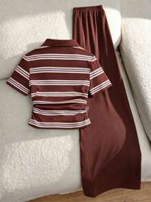 SHEIN 女童咖啡棕美式復古學院風條紋 Polo 套裝，復古棕色調對比條紋領 Polo 收腰短袖上衣搭配高腰垂墜寬腿褲 2 件組，貼身百搭休閒穿搭，學生日常通勤慵懶風，學院風青春日常穿著 2 件組 - 咖啡棕 - 查看 2
