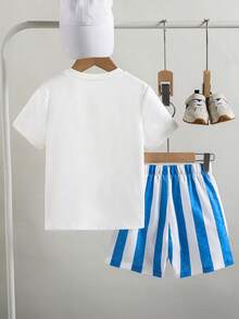 SHEIN Streecool Kids 2件組小男孩休閒椰子標語印花短袖圓領T恤與短褲套裝，適合夏季日常休閒穿著、度假海灘假期，兒童夏季套裝 - 藍色 - 查看 2