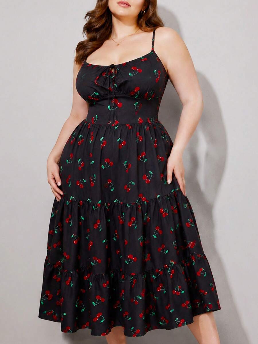 ROMWE Körsbärsmönstrad Rynkad Byst Rynkad Fåll Plus Size Damklänning med Cami - Svart - Visa 1