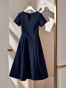 SHEIN LUNE CURVE Gaun Lengan Pendek Warna Polos Elegan Ukuran Plus untuk Musim Panas - Navy Blue - View 1