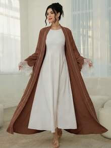 Al Najma Abayas con pechera de color contrastante y decoración de pétalos, puños de encaje emendados - Café integral - Ver 5