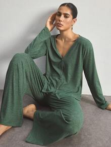 Ocili Minimalistischer, bequemer, kragenloser, weicher Pyjama-Set für Frauen - Dunkelgrün - Übersicht 7