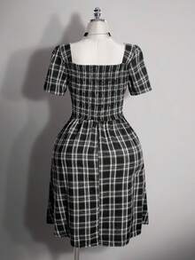 SHEIN ICON Große Größen Y2K Vintage Kleid mit quadratischem Ausschnitt und Karomuster, Midi-Kleid mit Schlitz vorne, Vintage Gothic Punk Kleid - Schwarz und Weiss - Übersicht 2