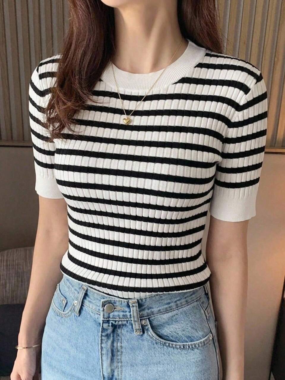 Women's Round Neck Short Sleeve Striped Casual Knit Top, Summer