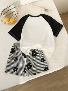 SHEIN 青少年女孩 T-shirt 套裝，運動風粉色與深綠色拼接短袖 T-shirt 與短褲套裝，夏季寬鬆貼身設計，輕量面料，適合日常外出、休閒運動或造型穿搭 - 黑與白 - 查看 2