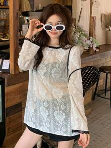DAZY Women's Colorblock Trim Floral Lace Backless T-Shirt - White - View 4