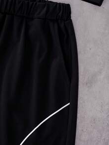Teen Boys Street Style Casual Fashion Comfortable Short Sleeve T-Shirt And Shorts Set - Black - View 6