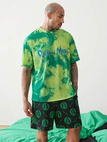 Rick and Morty X SHEIN 男士卡通動漫印花圓領短袖T恤與口袋短褲居家休閒套裝 - 綠色 - 查看 4