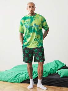 Rick and Morty X SHEIN 男士卡通動漫印花圓領短袖T恤與口袋短褲居家休閒套裝 - 綠色 - 查看 5