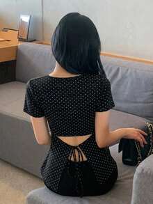 FRIFUL 女款夏季休閒 1960s 復古 70s 黑白波點印花後開衩綁帶 T-shirt 度假可愛上衣 - 黑色 - 查看 4