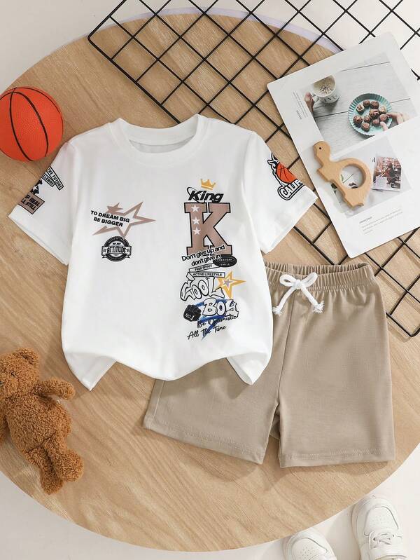 SHEIN Streecool Kids 小男孩字母印花短袖T恤與短褲休閒兩件組