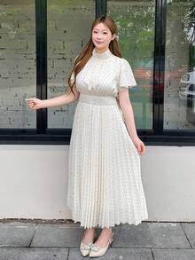 Bijouette 大尺碼女款圓點圖案短袖百褶下擺優雅洋裝 - 白色 - 查看 5