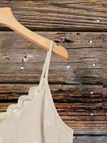 SHEIN VCAY Plus Size Women Daisy Embroidery Print V-Neck Ruffle Trim Loose Camisole - Apricot - View 3