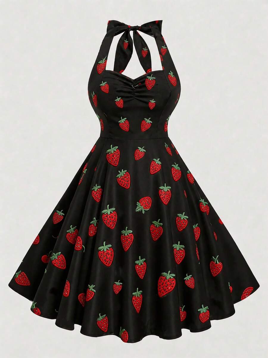 Sweetra Vestido de talla grande con cuello halter, cintura definida, corte A, estampado de fresas y diseño plisado - Multicolor - Ver 1