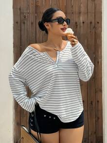 Dazy Plus Solid Color Large Scoop Neck Half-Open Front Long Sleeve T-Shirt Spring/Summer - Black and White - View 4