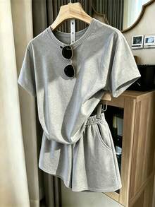 INAWLY 女款極簡百搭素色圓領T恤與休閒口袋短褲兩件套 - 彩色 - 查看 3