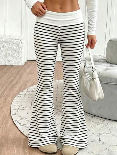 Teen Girls American Vintage Striped Flare Pants, Classic Black And White Horizontal Stripe Design, Timeless Retro Vibe. High-Waisted Folded Waistband Design, Fits The Waistline, Enhances Body Proportions, And Adds Layering To The Outfit; The Flare Silhouette Gradually Widens From Top To Bottom, Perfectly Enhancing The Leg Shape,