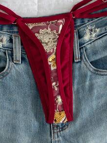 Swim Vcay 女款兩件式比基尼套裝，隨機花卉圖案，酒紅色拼接植絨金線刺繡花卉印花，掛脖雙肩帶三角杯上衣附後綁帶，側邊雙肩帶金屬環三角泳褲，復古香港風，夏季度假海島派對小眾吸睛青春感海灘拍照穿搭 - 酒紅色 - 查看 9