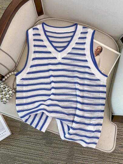 GlowEve CURVE Plus Size Casual Contrast Color Striped V-Neck Sleeveless Knit Top