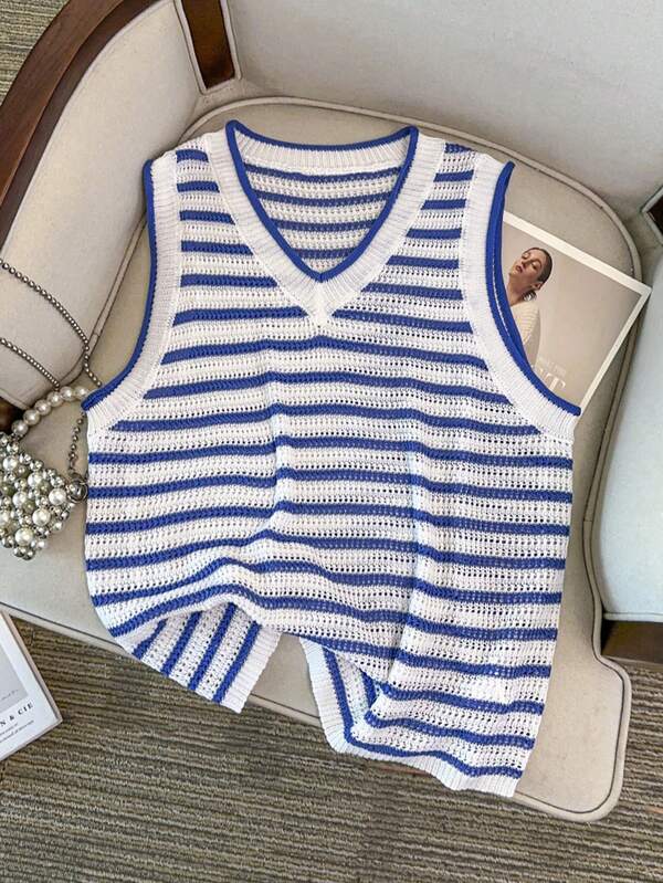 GlowEve CURVE Plus Size Casual Contrast Color Striped V-Neck Sleeveless Knit Top