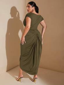 SHEIN BAE Plus Size Women's Solid Color One Shoulder Ruched Side Slit Fitted Dress - Army Green - View 2