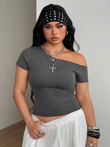 Coolane 夏季女款大尺碼街頭風 Grunge 哥德復古 Y2K 龐克風 黑色不對稱領貼身短袖 T-shirt 飾有孔眼與金屬環 - 深灰色 - 查看 4