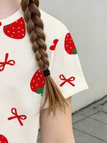 奶油白可爱甜美女孩蝴蝶结、花卉、草莓印花母女/闺蜜套装，年轻女孩简约休闲短袖上衣和打底裤两件套，适合春季、夏季、日常、假期、节日穿着，营造春日氛围和夏日氛围，春夏穿搭，轻松舒适，时尚年轻女孩套装，休闲装，儿童可爱草莓图案T恤套装，春夏套装，新款式，轻松休闲，春日氛围，夏日休闲，度假氛围 - 彩色 - 查看 6