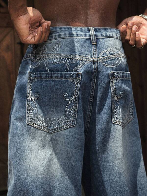 AXEPEAK Men's Casual Pocketed Button Jeans, Versatile For Daily Wear