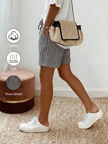SHEIN Holidaya 女款夏季新款棉麻度假休閒風卡其色抽繩捲邊短褲，採用棉麻紋理面料，配有彈性腰抽繩設計與捲邊細節，兼具隨性舒適與俐落優雅，適合日常出遊、度假或輕便休閒場合，是休閒抽繩短褲、卡其優雅褲、寬鬆顯瘦褲中的百搭單品 - 深灰色 - 查看 5