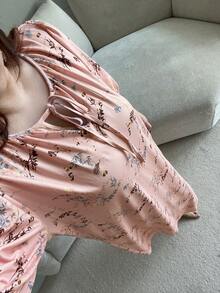 Dazy Plus 大尺碼女款長款睡袍，滿版花卉印花、抽褶繫帶領口、燈籠袖 - 粉色 - 查看 5