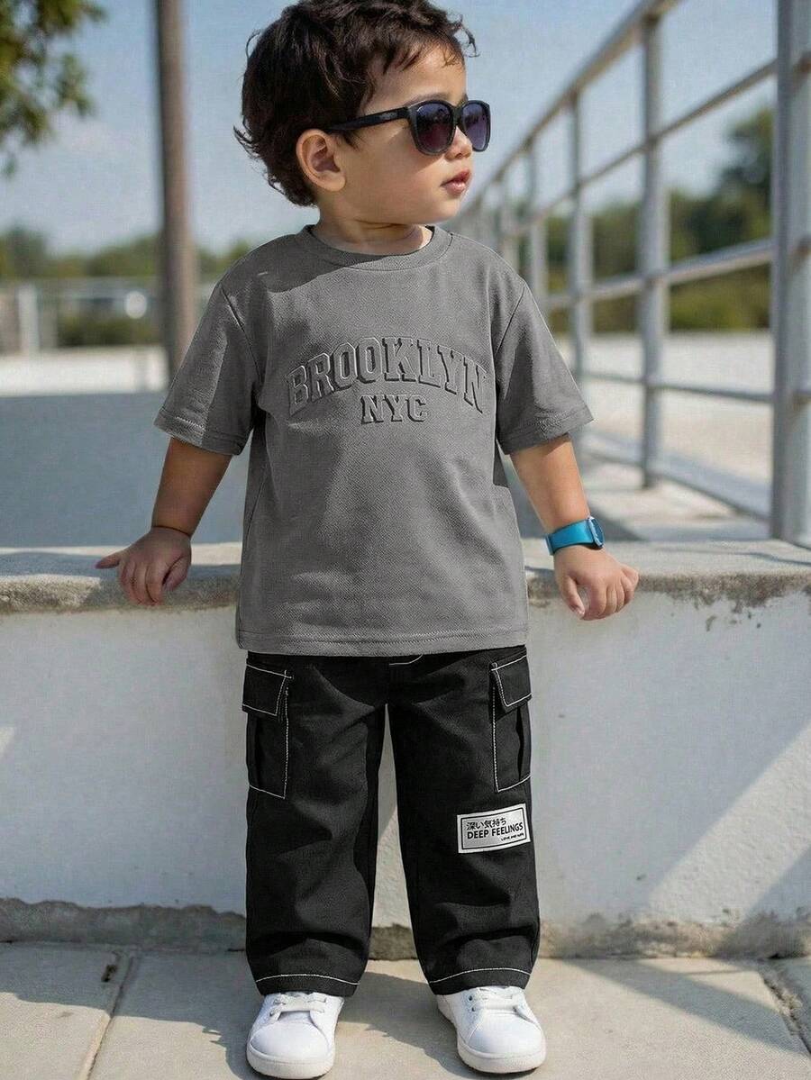 2 Peças Conjunto de Camiseta de Manga Curta com Gola Redonda e Bolso Cargo com Padrão Gravado de Letras para Meninos Jovens e Calça com Cor Contrastante, Conjunto de Roupa Casual Esportiva Adequado para Primavera, Verão, Outono, Versátil para Férias, Escola, Festa