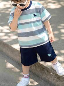 Young Boy Casual Minimalist T-Shirt Set, Classic Striped Color Block Patchwork Pattern Print, Exquisite Small Logo Knight Pattern Print, Suitable For Summer, Suitable For Campus - Multicolor - View 2