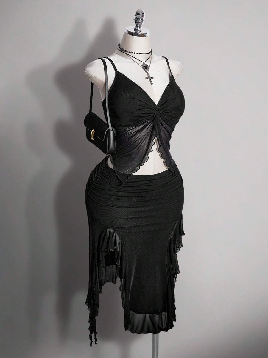 SHEIN ICON Conjunto casual diario de top de tirantes plisado y falda de unicolor para mujer talla grande - Negro - Ver 1