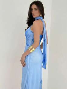 Aloruh Gaun Panjang Wanita Motif Bunga Berlipit Elegan untuk Pesta, Menonjolkan Pinggang, dengan Leher Halter - Baby Blue - View 2