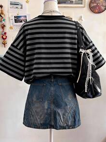 Lalippa Kaos Wanita Ukuran Besar Motif Garis-Garis Digital Cetak Modis Minimalis Model Regular Longgar Leher V, Hadiah untuk Teman - Putih - View 2