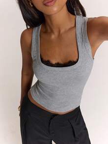 SHEIN BAE Top de tirantes sexy y elegante para mujer con patchwork de encaje gris, cuello cuadrado, estilo básico, para aeropuerto, casual, top de tirantes acanalado para vacaciones de verano - Gris Claro - Ver 2