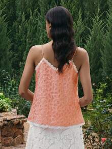 VOLUPTÉ CURVE Plus Size Spring/Summer Pink Floral Lace V-Neck Camisole Top With 3D Texture Ruffle Hem, Sweet Style For Vacation, Date, Birthday Party, Brunch - Dusty Pink - View 2