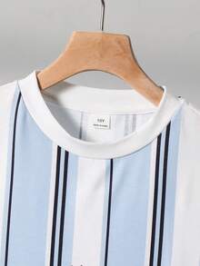 SHEIN 2件/套 青少年男孩新款休閒簡約、學院風、度假風、條紋、King、圓領短袖T恤&短褲套裝，適合夏季、街頭風、日常穿著、外出、居家、度假、春夏時尚、夏季穿搭、輕鬆舒適、兒童分層穿搭、時尚兒童、休閒穿著、兒童運動學院風數位圖案T恤、返校、春夏衣物、返鄉 - 彩色 - 查看 5