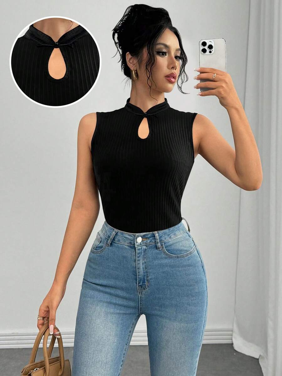 SHEIN Raffinéa 時尚性感浪漫復古青蛙鈕扣無袖針織背心女款 - 黑色 - 查看 1