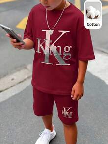 SHEIN Setelan 2 Potong Kaos Lengan Pendek Kerah Bulat dan Celana Pendek Kasual Sederhana untuk Anak Laki-laki Remaja, Cocok untuk Musim Panas, Motif Klasik Modis dengan Teks dan Grafis. - MultiWarna - View 3