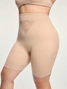 SHAPORA Plus Size Women Solid Color Contrast Lace High Waist Mid-Thigh Shorts - Apricot - View 4