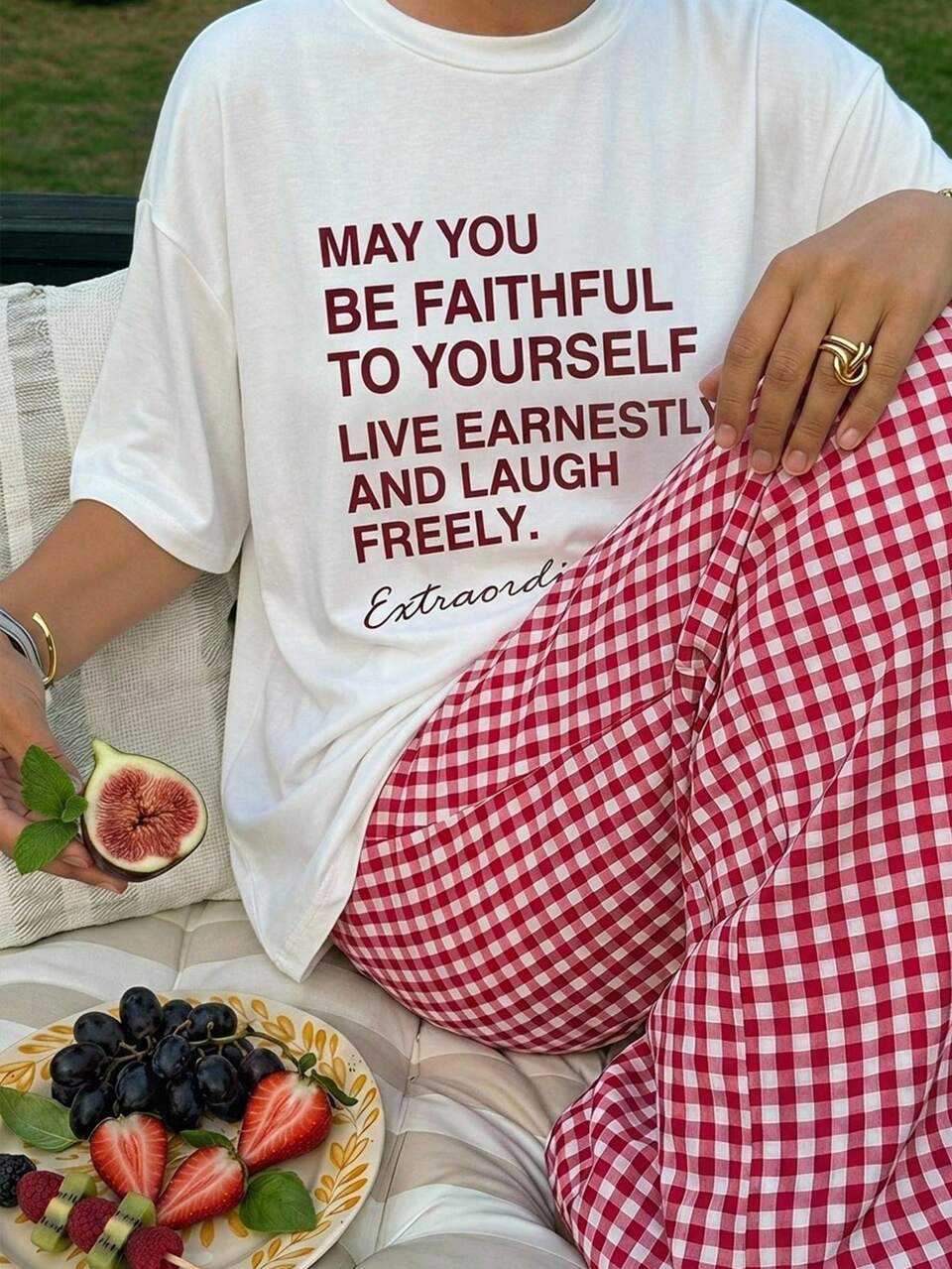 Dazy Plus Letter Graphic Print Decor Loose T-Shirt Top & Plaid Straight Leg Pants Plus Size Women Pajama Set Summer