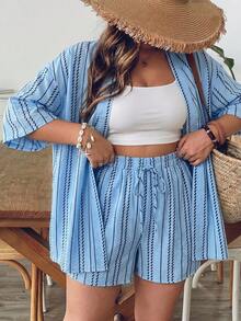 SHEIN VCAY Conjunto de 2 piezas de talla grande para principios de primavera/verano, Chaqueta cárdigan + Conjunto de pantalones cortos con cordón, Conjunto de estilo casual de vacaciones holgado con rayas de color de contraste caqui & negro, Conjunto de 2 piezas para mujer - Neblina azul - Ver 1