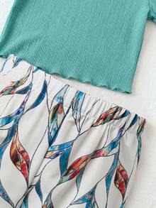 Setelan Kaos Anak Perempuan Remaja Motif Bunga Kecil Hijau Kasual untuk Liburan, Leher Bulat Lengan Pendek Rajut Bergaris dengan Hem Berkerut dan Celana Pendek Motif Geometris 2pcs, Cocok untuk Pemakaian Sehari-hari, Liburan Pantai - MultiWarna - View 3
