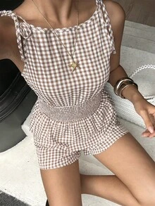 Lucivie 女款優雅休閒棕白格紋兩件套，無袖綁帶抽褶腰部荷葉邊上衣與短褲，適合夏季度假、夏季穿搭、海灘穿搭、音樂節、生日派對及拍照拍攝 - 卡其色 - 查看 10