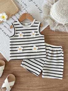 SHEIN Vintaside Kids 女嬰夏季紅色草莓拼接套裝，圓領無袖上衣搭配同款短褲，甜美風格，輕盈貼身，適合戶外玩耍、居家舒適、朋友聚會 - 橘色 - 查看 4