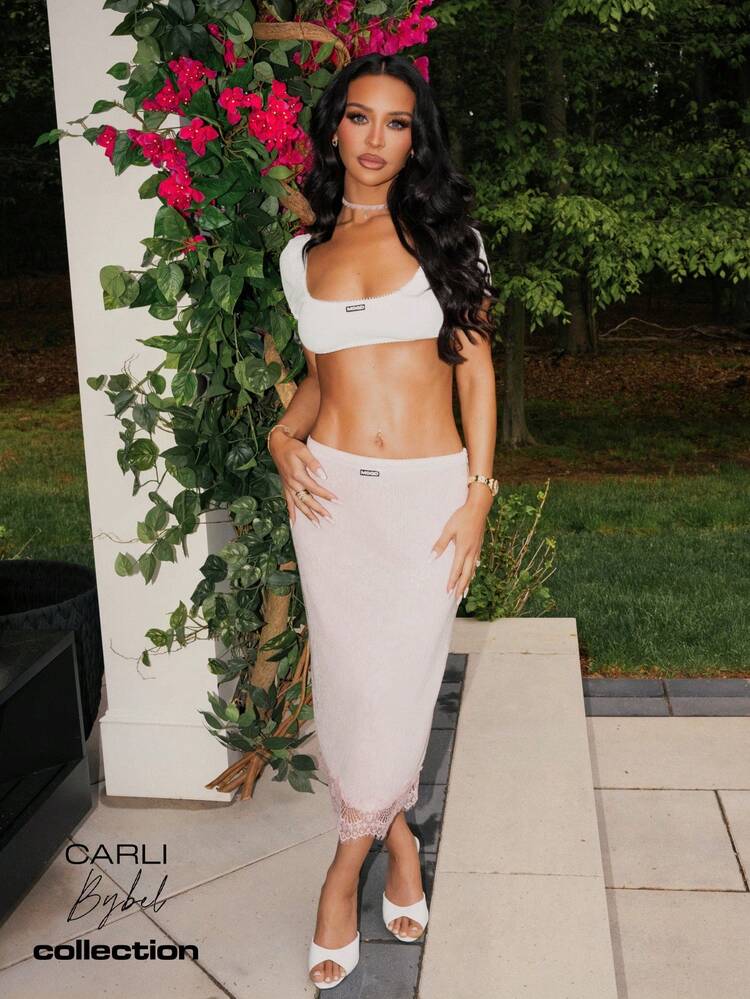 MISSGUIDED X Carli Bybel Gonna a Matita Midi Aderente Rosa Chiaro con Paillettes, Dettaglio in Pizzo Delicato sull'Orlo e Finitura Scintillante per Occasioni di Feste Serali