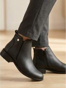 Women's Leather Lining Short Boot - Hitam - View 4