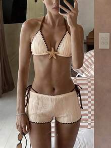 Swim Mod 新款女款三件式泳衣套裝，夏季海灘與海濱百搭熱銷款，米色與棕色拼接，特殊波浪紋理面料，掛脖可調式三角比基尼上衣配編織扇形邊緣與海洋之星金屬配件，可調側綁三角比基尼下褲，特殊面料男孩風剪裁配編織扇形邊緣，適合夏季海灘、泳池與度假穿著 - 彩色 - 查看 5